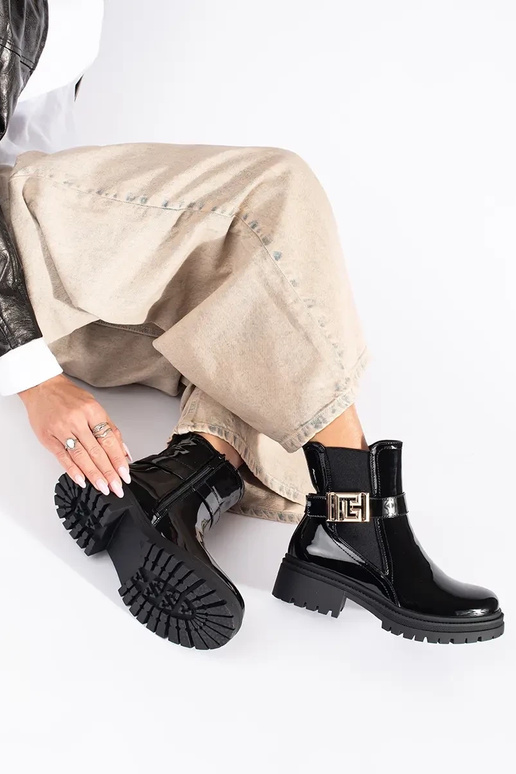 Lakierowane czarne sztyblety damskie