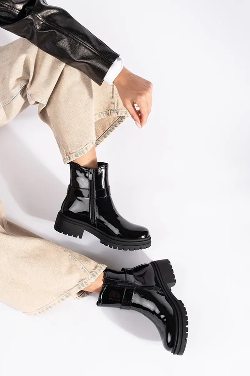 Lakierowane czarne sztyblety damskie