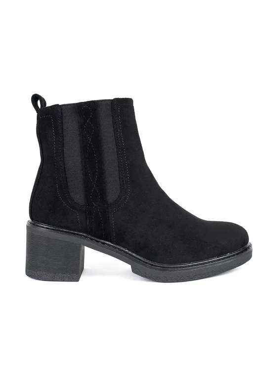 black of suede boots Chelsea boots on... black of suede boots Chelsea boots on...
