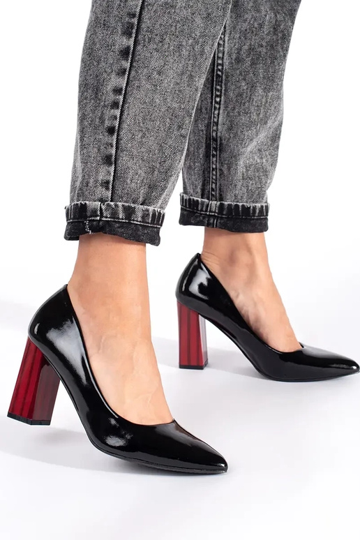 Eleganckie lakierowane czarne...