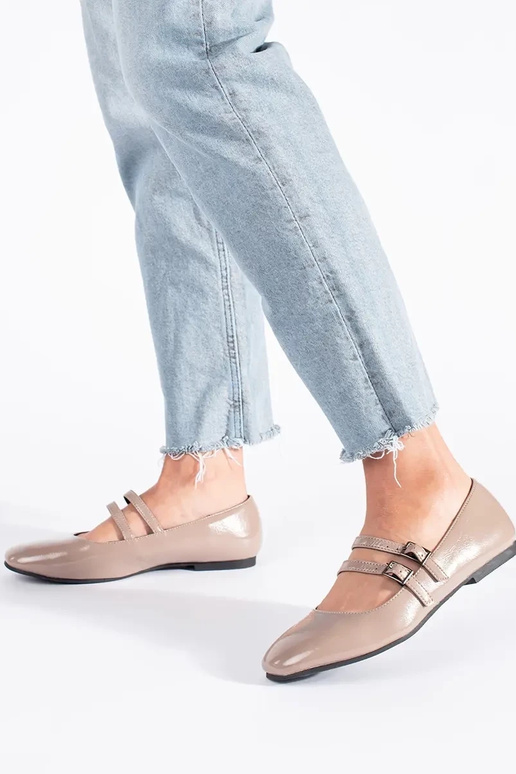 beige lacquered ballerinas Inith clasp beige lacquered ballerinas Inith clasp