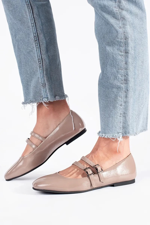 beige lacquered ballerinas Inith clasp beige lacquered ballerinas Inith clasp