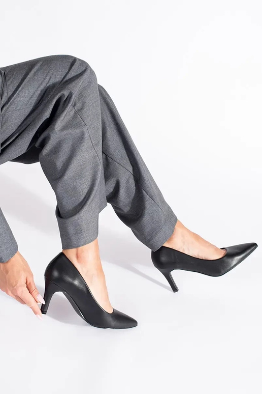 The classic model elegant black High... The classic model elegant black High...