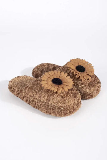 Children's slippers in... 2