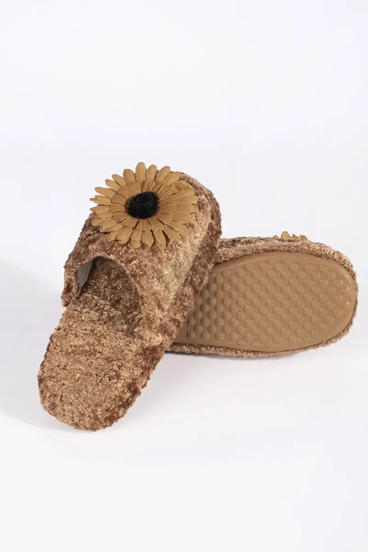 Children's slippers in brown with...