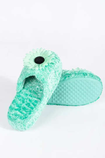 Kids slippers in green with... 2