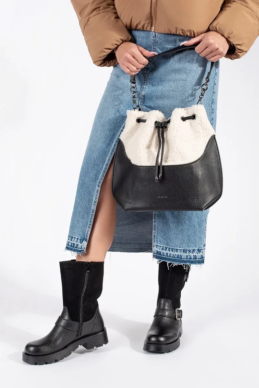 Black elegant handbag with fur