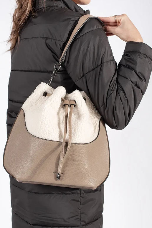 Elegant handbag with fur in ivory