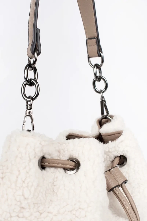 Elegant handbag with fur in ivory
