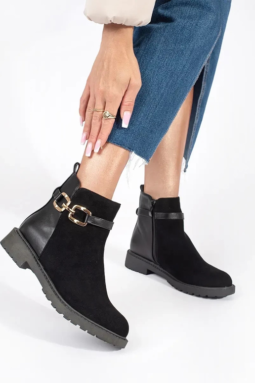 Women's black shoes with decorative... Women's black shoes with decorative...