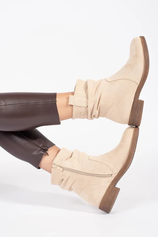 Smėlio spalvos kaubojiško stiliaus batai