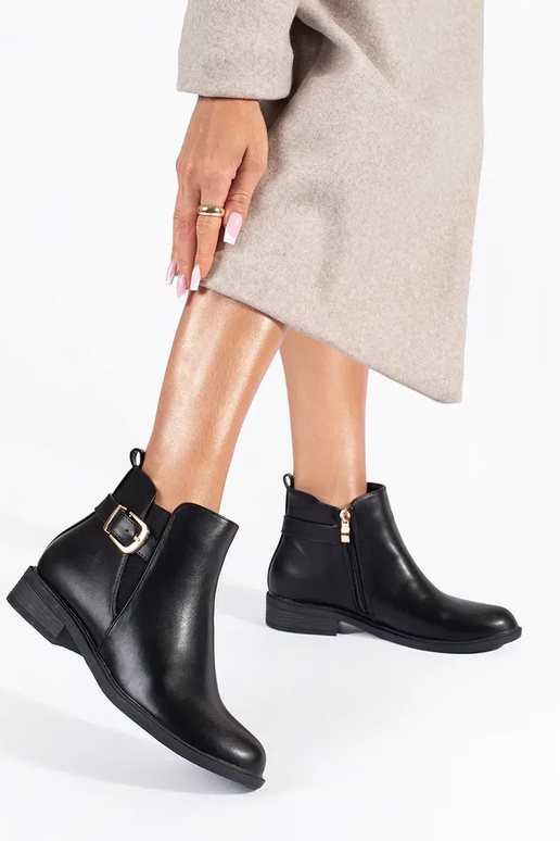 Black Women's shoes with golden elements Black Women's shoes with golden elements