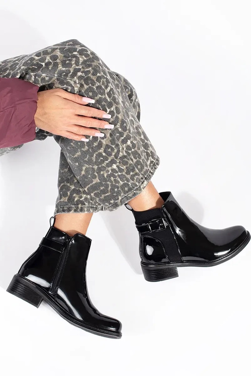 with lacquer effect black Women's shoes with lacquer effect black Women's shoes