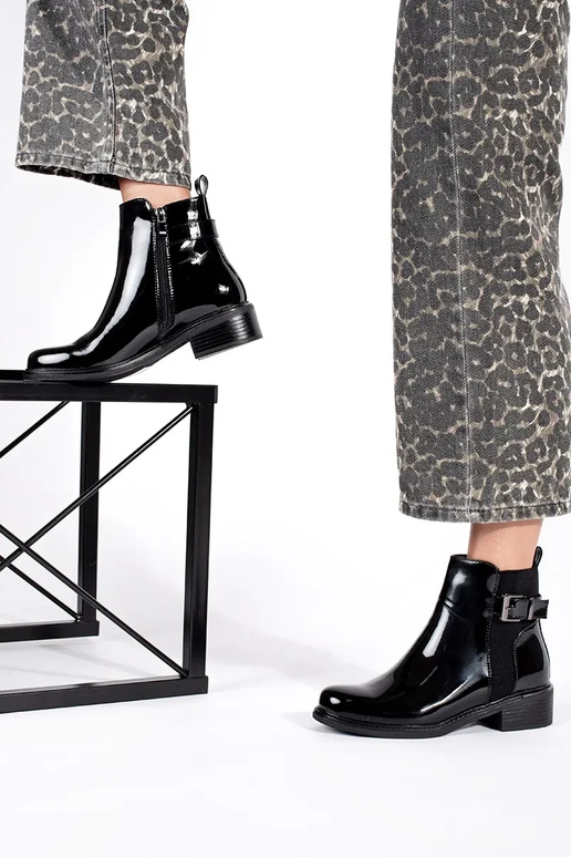 with lacquer effect black Women's shoes with lacquer effect black Women's shoes