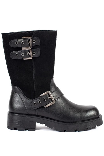 Black leather women's shoes...