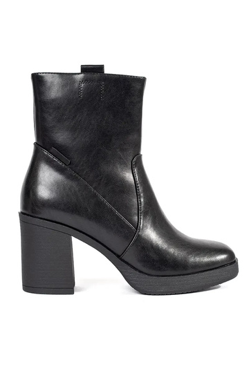 Black leather heeled boots...