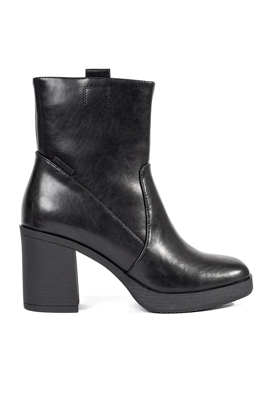 Black leather heeled boots Sergio Leone Black leather heeled boots Sergio Leone