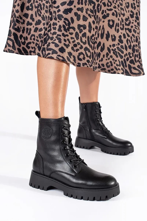 Black lace-up women's platform shoes... Black lace-up women's platform shoes...