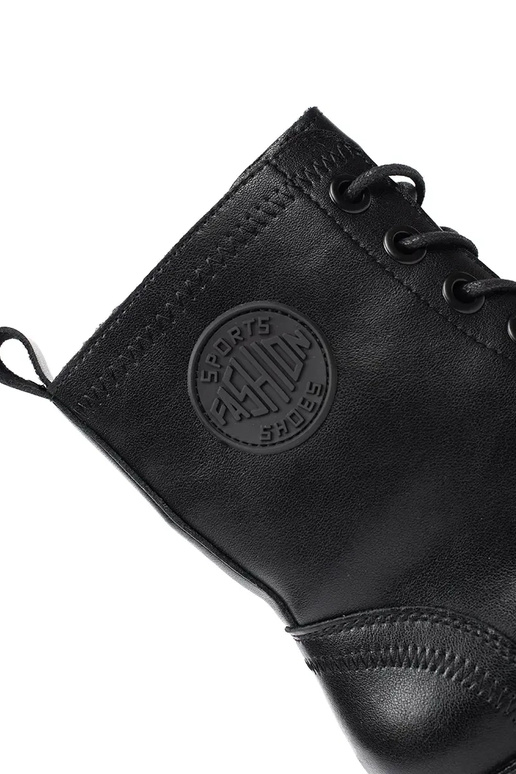 Black lace-up women's platform shoes... Black lace-up women's platform shoes...