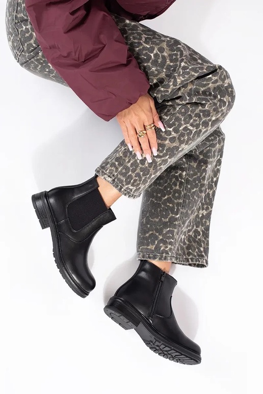 black women's Chelsea boots made of... black women's Chelsea boots made of...
