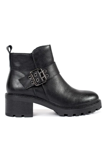Women's black leather shoes...