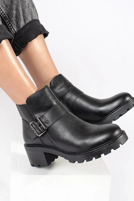 Women's black leather shoes with... Women's black leather shoes with...