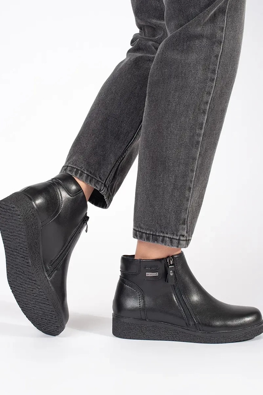 Black comfortable leather shoes... Black comfortable leather shoes...