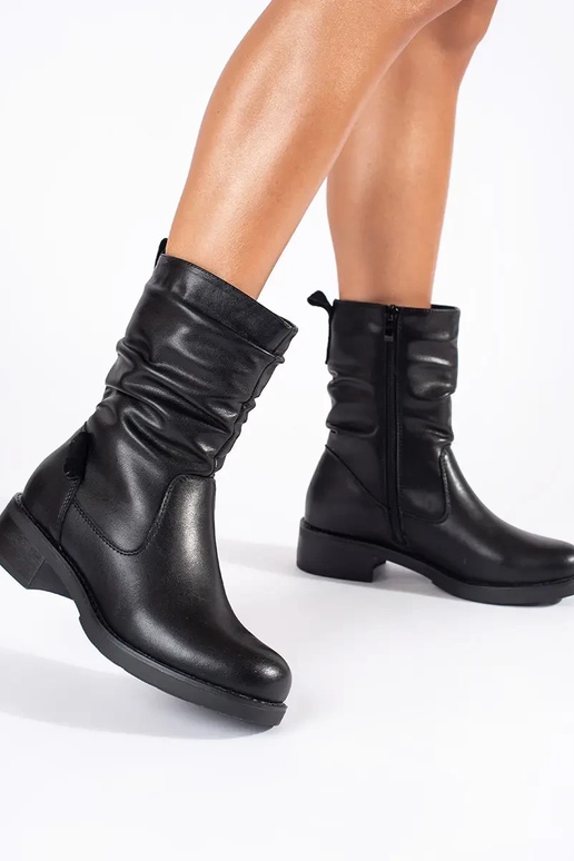 Black leather women's low-heeled...