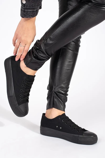 black classic INomens boots... 2