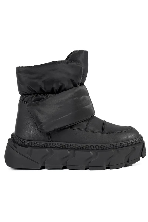 Women's snow boots black on thick sole Women's snow boots black on thick sole