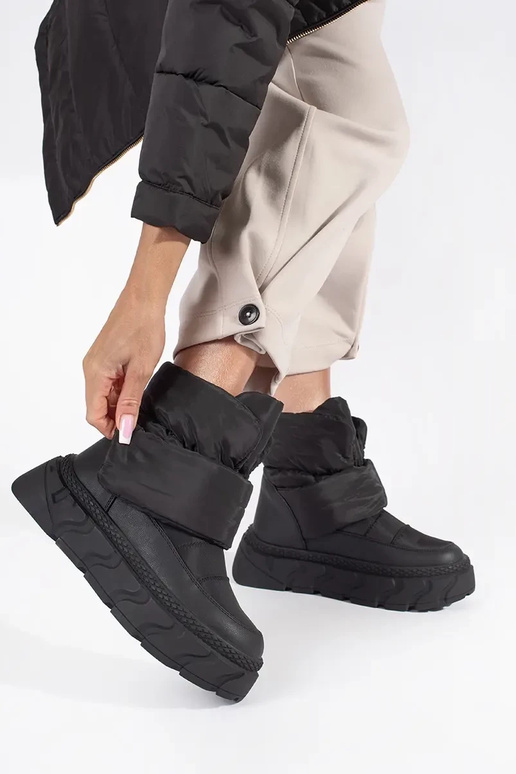 Women's snow boots black on thick sole Women's snow boots black on thick sole