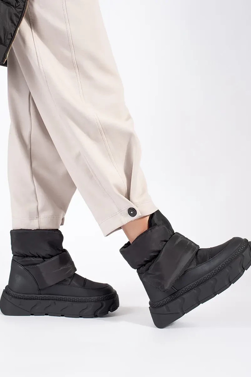 Women's snow boots black on thick sole Women's snow boots black on thick sole