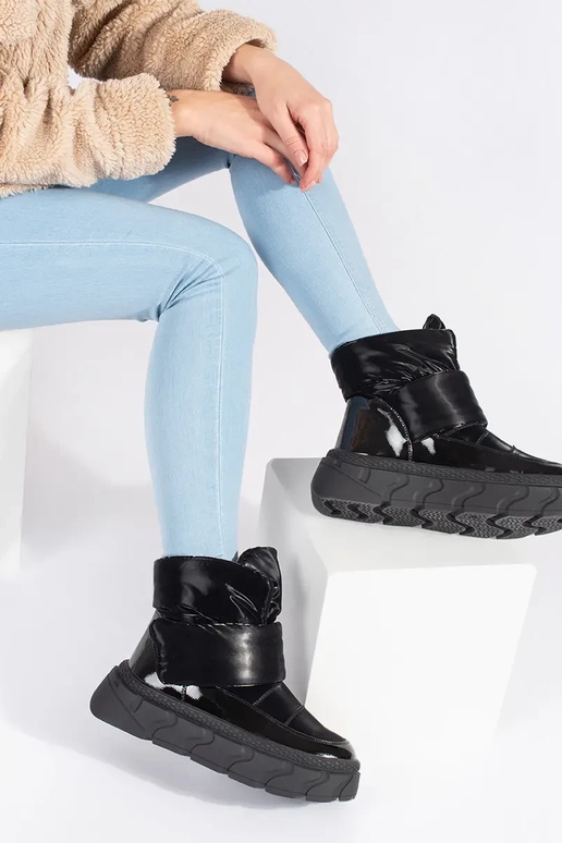 black insulated INomens snoIn boots... black insulated INomens snoIn boots...