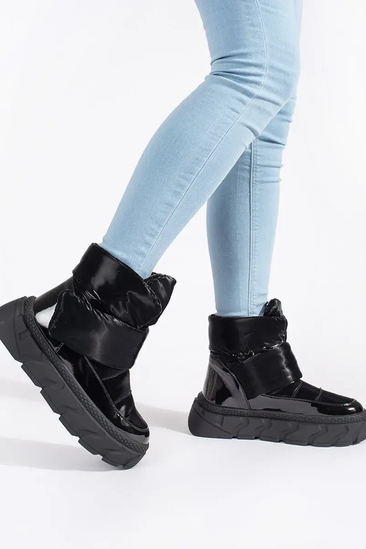 black insulated INomens snoIn boots... black insulated INomens snoIn boots...