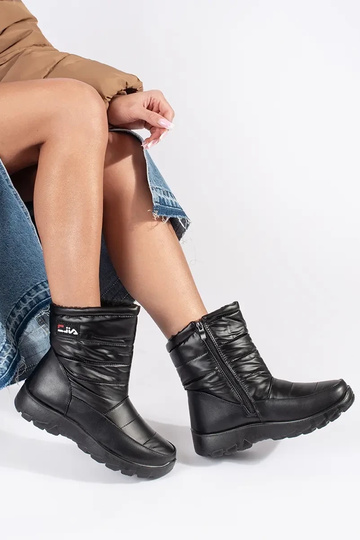 Women's snow boots in black 2