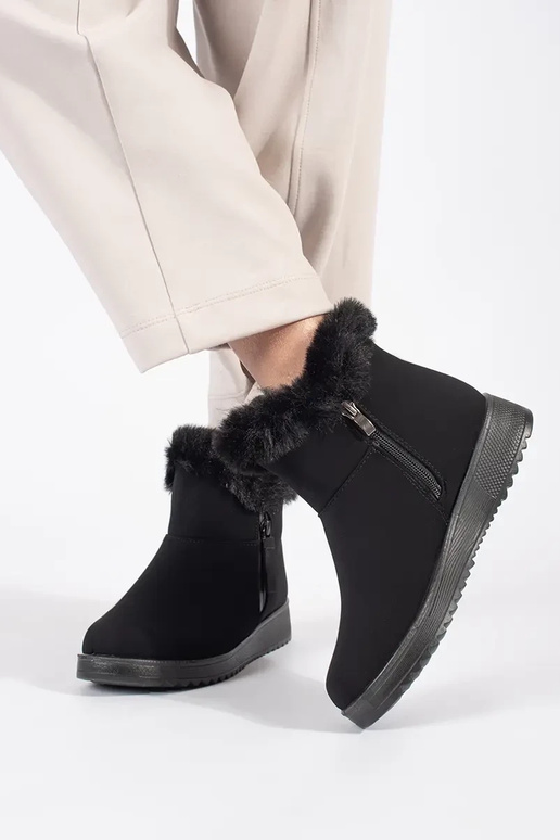 Women's comfortable boots with fur in...