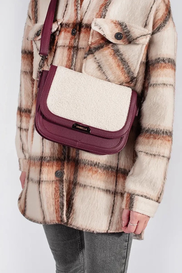 Burgundy handbag with fur 2