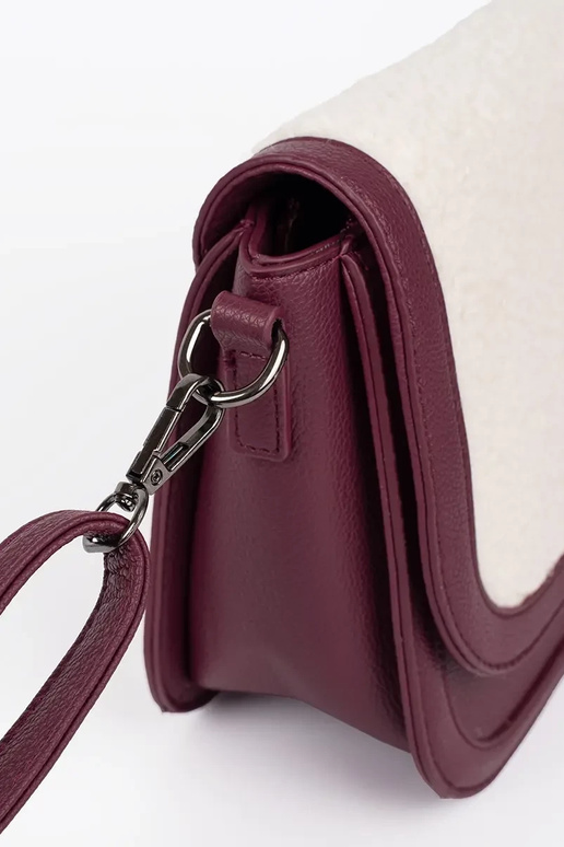 Burgundy handbag with fur