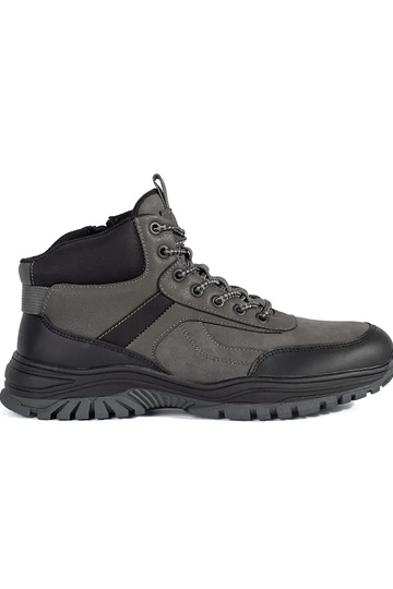 Trekking boots in grey