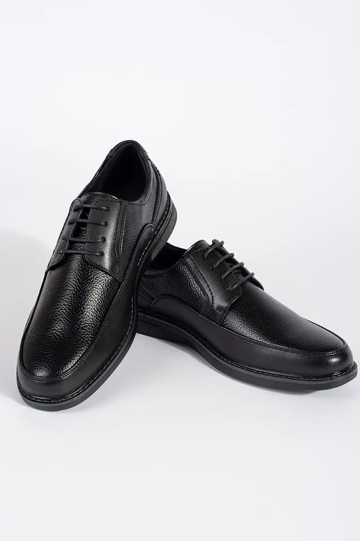 Men's black lace-up sneakers