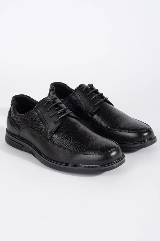 Men's black lace-up sneakers