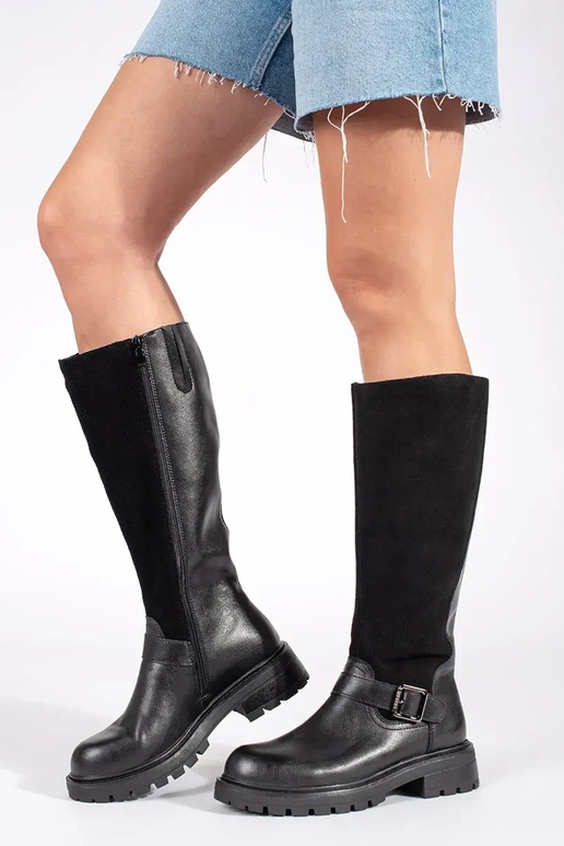 Black leather women's platform boots... Black leather women's platform boots...