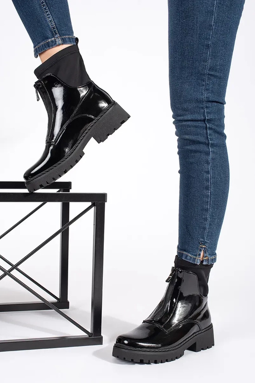 Lakierowane czarne botki damskie z...