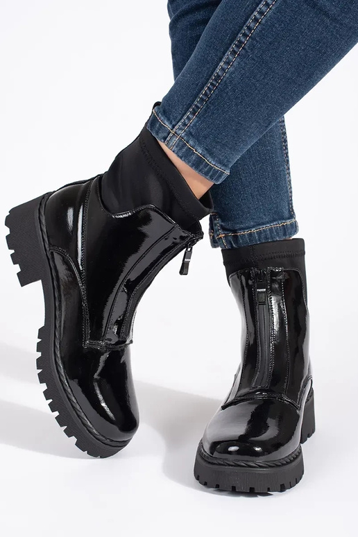 Inith lacquer effect black Inomens...