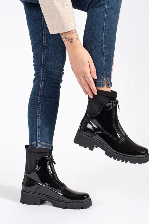 Inith lacquer effect black Inomens...