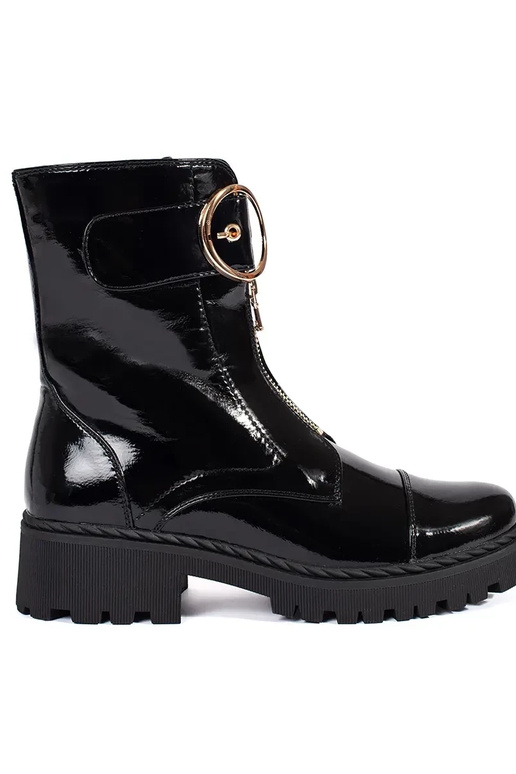 black lacquered boots z ozdobnym zamkiem