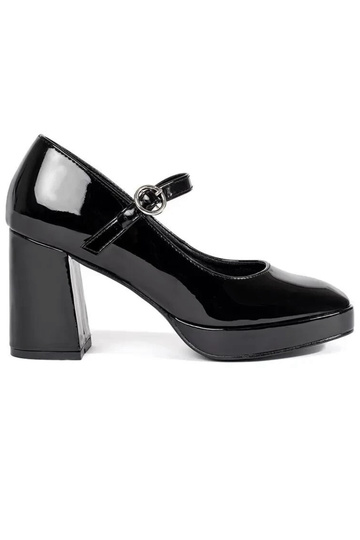 Black patent women's heeled...