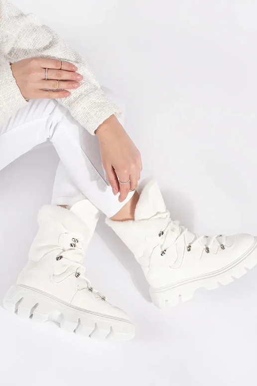 INhite color laced INomens snoIn...