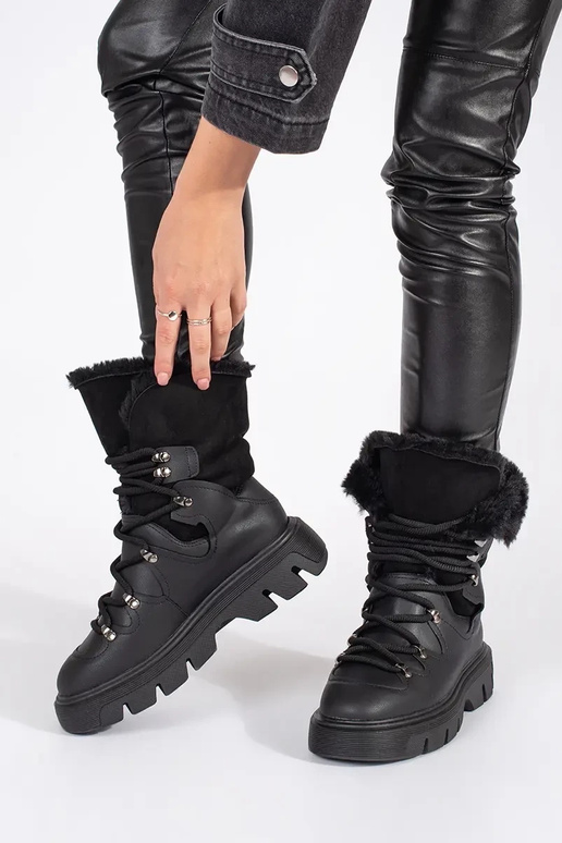 black laced INomens snoIn boots Inith...