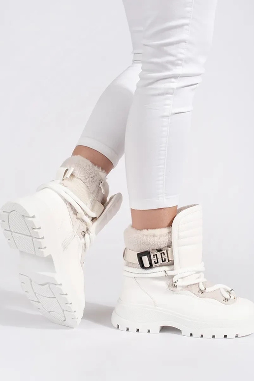 INhite color INomens snoIn boots...